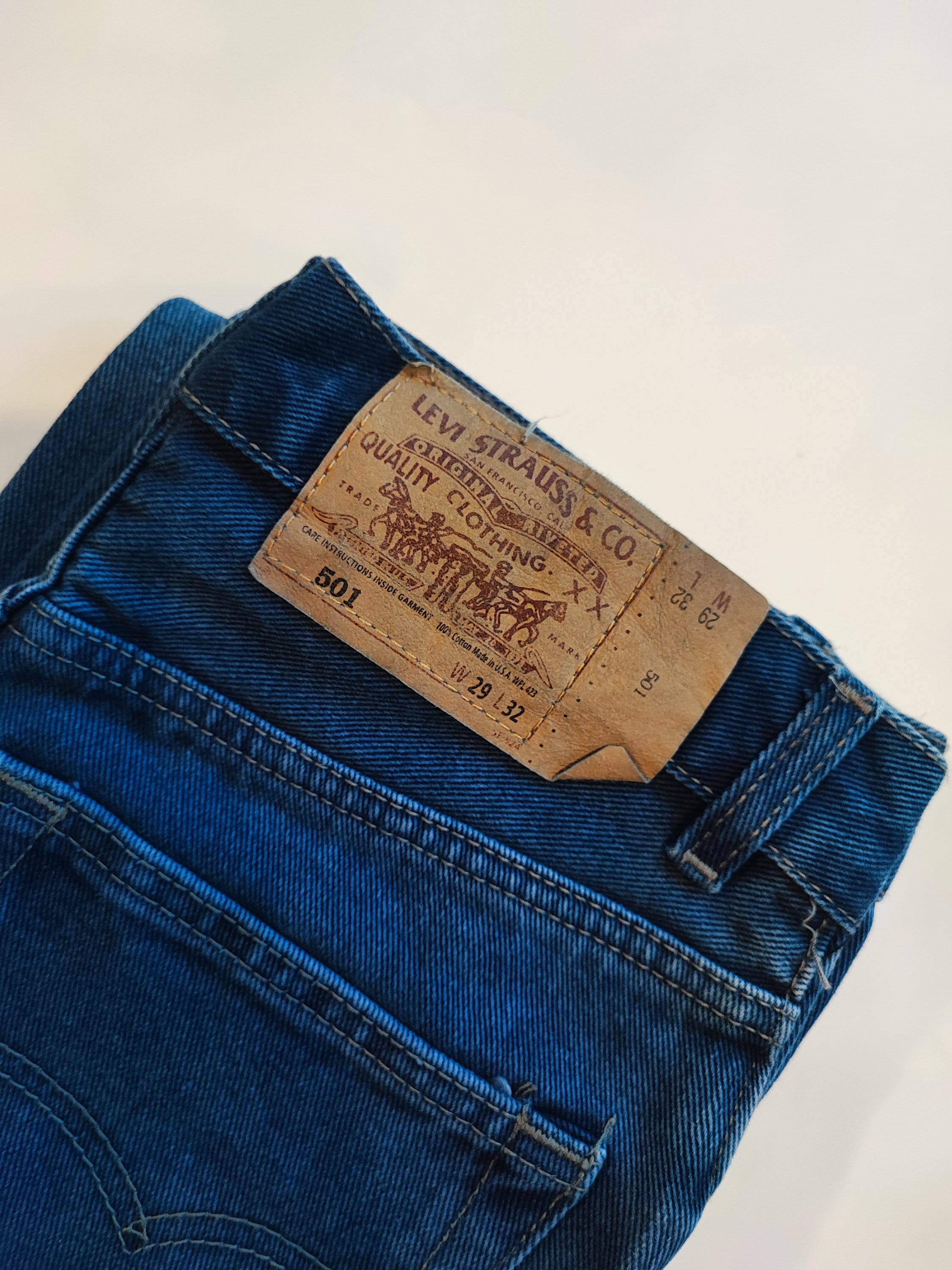 Levi's 501 Original Made in USA 29/32 Medium Size, 5 Pockets 501