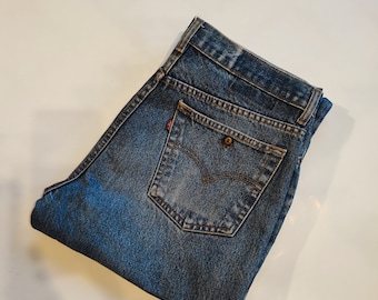 Levi's 501 authentique fabriqué aux États-Unis 34 x 32 grande taille, 5 poches 501 jean bleu vintage Levis usa, pantalon en denim bleu Levis lavé à la pierre utilisé