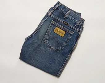 2000s Wrangler blue jeans - Y2k booty cut mid waist jeans with zipper fly & 4 pockets - Wrangler bootcut jeans size 27