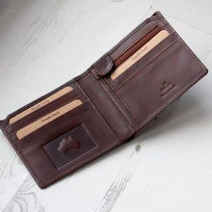 Schlanke Lederbrieftasche im Bifold-Stil, personalisierter kolumbianischer Wombat mit Gravur & Münzfach mit Reißverschluss - kompaktes individuelles Geschenk