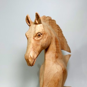 Horse Head Sculpture, Wood Carving, Handmade Statue, Animal Figure, Animal Lover, Home Decor, Ornament, Gifts from Daughter to Dad, 20 CM