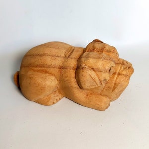 Hölzerne Bulldogge Skulptur, Bulldogge Statue, Hunde Liebhaber, Tierliebhaber, Tierfigur, Wohnkultur, Geburtstagsgeschenk, 4 CM