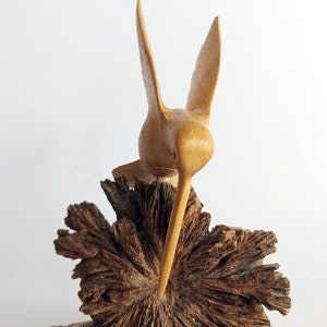 Hummingbird Feeding on a Flower, Colibri Bird, Wooden Parasite, Wood Carving Figure, Handmade Sculpture, House Decor, Bird Statue