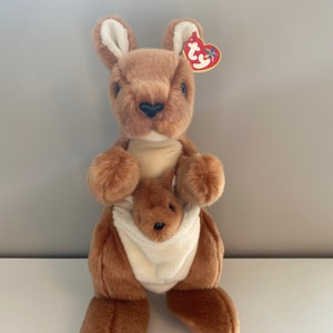 Ty Beanie Buddy “Pouch” Kangaroo ! (11.5 inch)