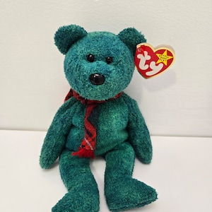Ty Beanie Baby “Wallace” the Green Holiday Bear wearing Red Plaid Scarf! (8.5 inch)