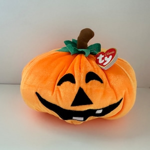 Ty Classics Collection “Carvington” the Pumpkin / Jack-o-lantern (7.5 inch)