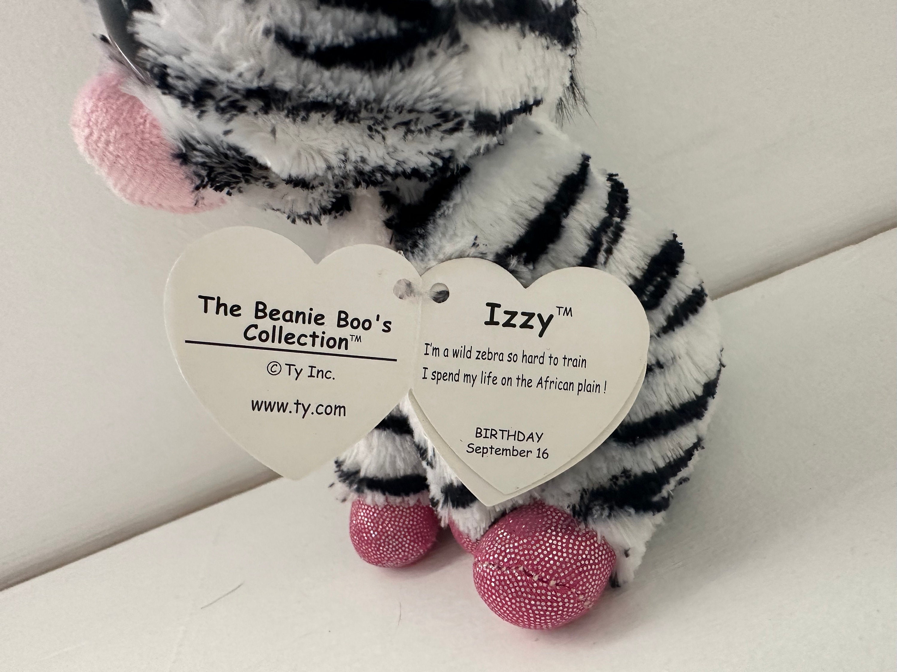 Ty Beanie Boo izzy the Zebra Justice Exclusive rare 6 Inch 