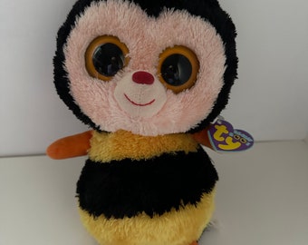 Sting the Bee Ty Beanie boos - Bumblebee soft cuddly toy isolated on white  background Stock Photo - Alamy