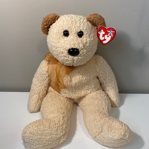 Ty Beanie Buddy “Huggy” the Bear  (13.5 inch)