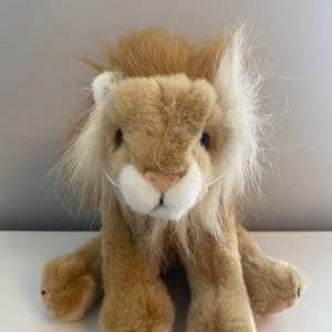Ty Classics Collection “Sahara” the Lion  (13 inch)