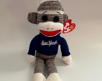 Ty Beanie Baby “Socks” the Gray Sock Monkey with New York Sweater (8.5 inch)