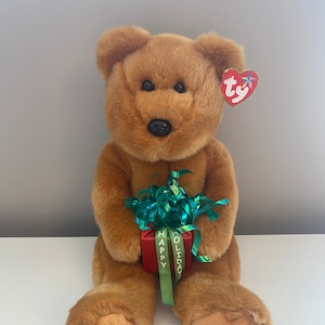 Ty Beanie Buddy “Gifts” the Holiday Bear  Holding Gift / Present (13.5 inch)