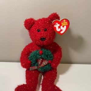 Ty Beanie Baby “Holiday Teddy” the Red Bear Holding Green Wreath (8.5 inch)