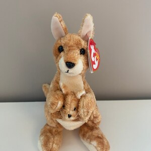 Ty Beanie Baby “Ricochet” the Kangaroo !  (7 inch)