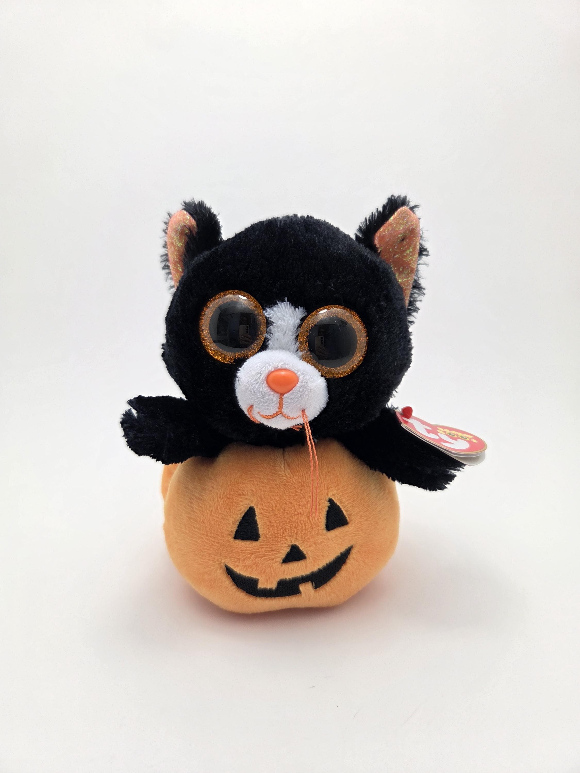 Cantidad absurda de peluches con el 50% de descuento todavía en Walgreens  cinco días después del Día de San Valentín : r/plushies, image size:2250x3000