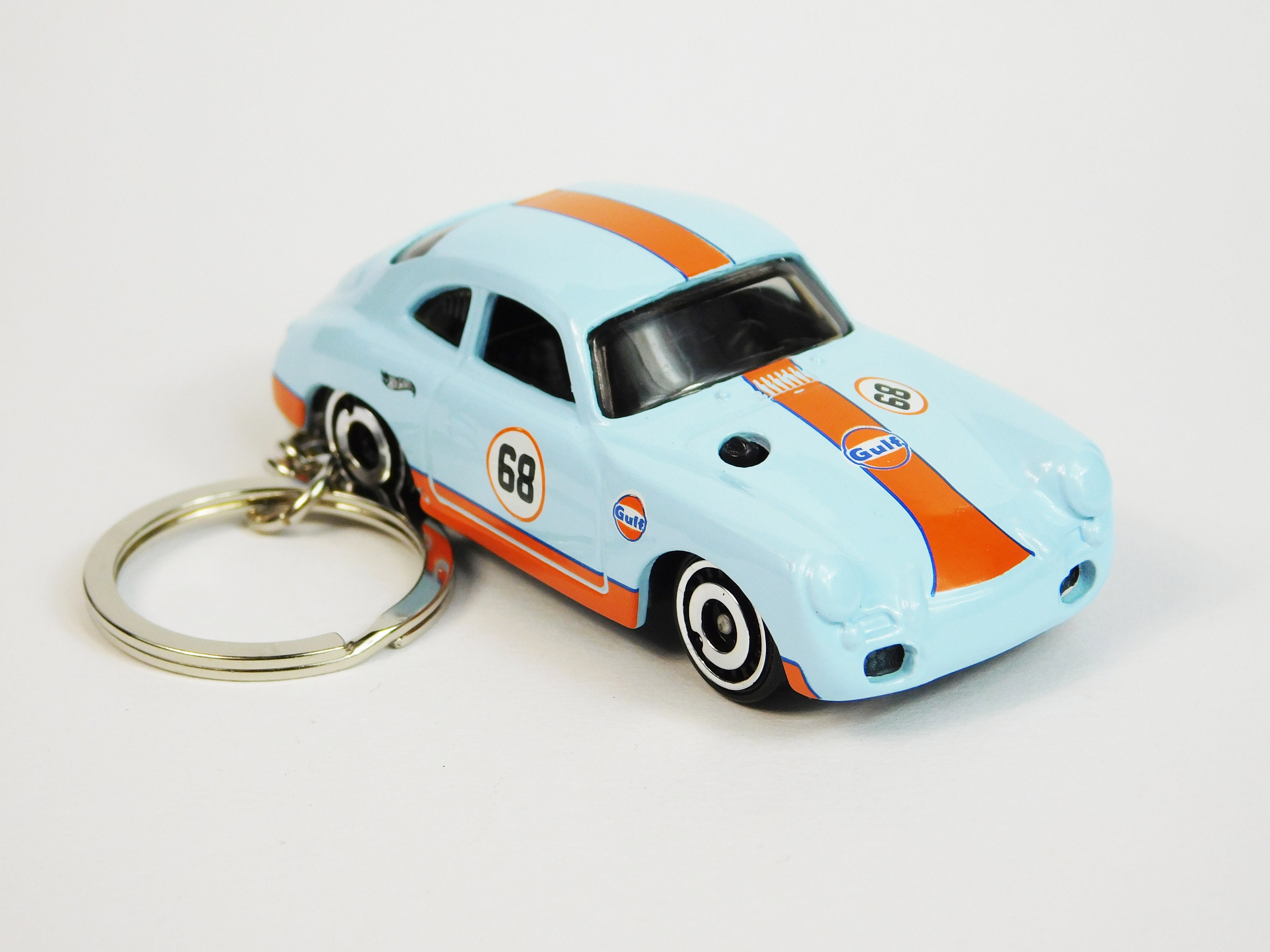 WORLDWIDE shipping with tracking number /Hot Wheels v.2 Porsche 356 Outlaw Gulf Keychain Same Day Gift SHIPPING .