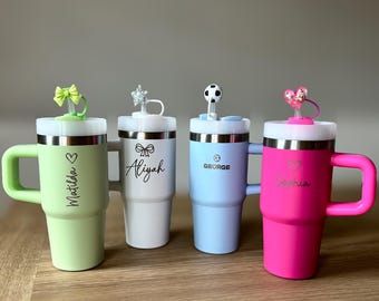 Termo de viaje pequeño para niños, grabado con láser, con asa y pajita, personalizable, de 14 oz (estilo Stanley).