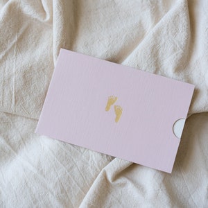 Rangement souvenir pour enveloppes Baby Footprint. Cadeau grossesse félicitations, idée cadeau baby shower