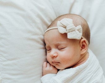 Newborn Coming Home Outfit: Muslin Kimono + Baby Girl Hair Bow Headband. Organic Cotton Shirt and Pants Baby Clothes Set