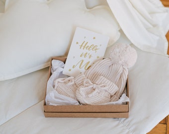 New Baby Coming Home Outfit: Baby Knit Hat and Booties | MY BABY BOX