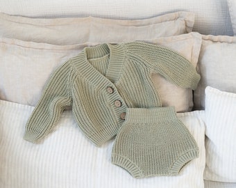 Newborn Coming Home Outfit | Baby Knit Set: Cardigan and Bloomers 0-3 months. Gender Neutral Gift Idea