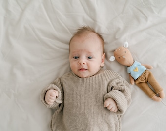 Newborn Knit Sweater 0-3 months, Baby Coming Home Outfit, New Baby Gift Idea. Newborn Photography Props