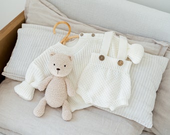 Newborn Knit Coming Home White Outfit | Baby Sweater 0-3 months, Booties and Bloomers. Pregnancy Gift Idea, Gender Neutral Outfit