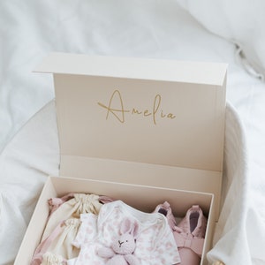 Baby Keepsake Box VOEG baby's naam en geboortestat personalisatie toe en creëer unieke nieuwe babycadeaudoos afbeelding 2