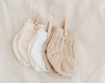 Calcetines para recién nacidos. Calcetines de algodón para bebé. Calcetines de bebé de género neutro