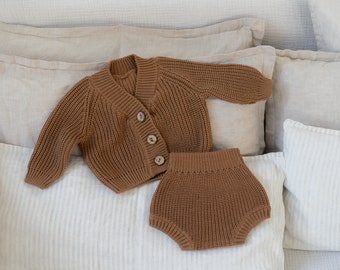 Newborn Coming Home Outfit | Baby Knit Set: Cardigan and Bloomers 0-3 months. Gender Neutral Gift Idea