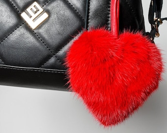 Portachiavi a forma di cuore in pelliccia di visone rosso: ciondolo per borsa in pelle di lusso