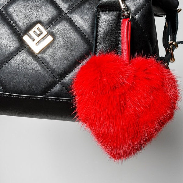 Fourrure de vison rouge de luxe avec pompon en fourrure naturelle, beau porte-clés rouge pour femme, bijoux de charme, sac à main avec bracelet en cuir véritable, fermoir anneau rond