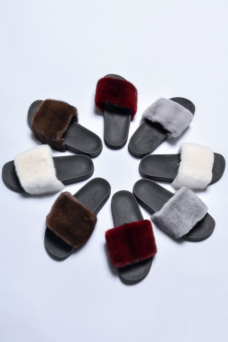Ciabatte in pelliccia di visone color zaffiro: scarpe estive di lusso da donna immagine 5