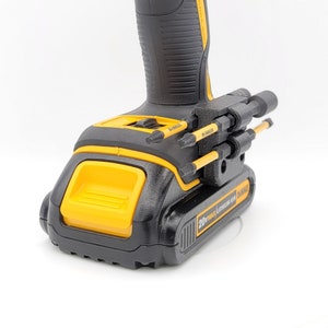 Dewalt Magnetic Bit Holder, Made in the USA. Holds 6 Bits. Hardware Included. Fits 20v Line