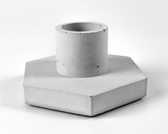 Conische kandelaar beton | Geometrische kandelaar voor stokkaarsen