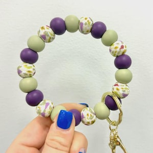 Vino Silicone Beaded Wristlet