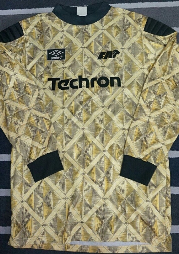 Vintage singapore umbro jersey 1991