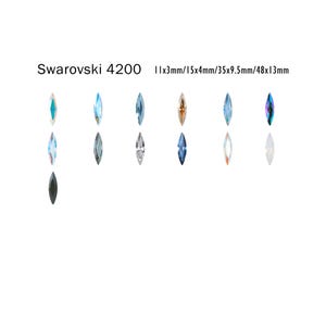 Puede incluir: Surtido de cristales Swarovski 4200 en varios tamaños y colores, incluyendo transparente, azul, negro e iridiscente. Los tamaños son 11x3mm, 15x4mm, 35x9,5mm, 48x13mm.