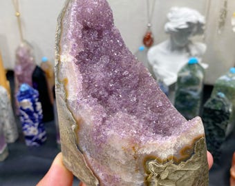 Amethyst Kathedralen Geode: Roher Lila Kristall für Meditation & Heilung