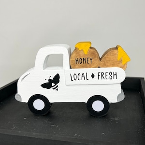 Mini Honey Truck / Bee truck / Tier Tray Bee decor / Tier Tray Truck / Honey Truck / Wooden Truck / mini farmhouse truck