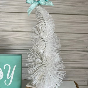 Coastal Christmas Tiered Tray Decor: Beachy Seas and Greetings Sign DECORATIVE TREE