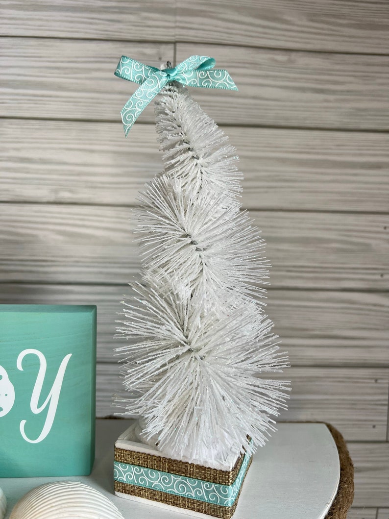 Coastal Christmas Tiered Tray Decor: Beachy Seas and Greetings Sign DECORATIVE TREE