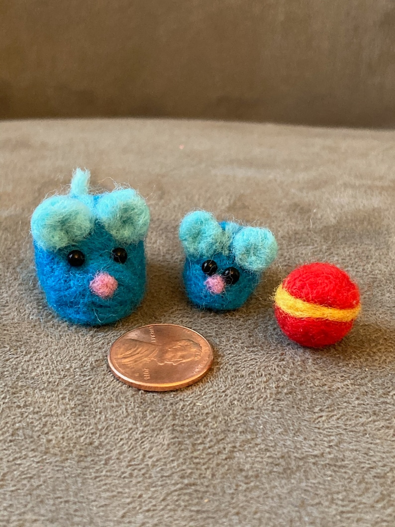 gift for animal lovers Needle felted hamster family with toy cute little woodland animal critter miniatures hamster