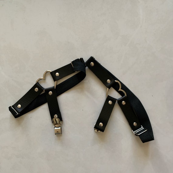 Heart Shaped Vegan Leather Thigh Garter 