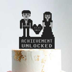 8 bit wedding cake topper,video game bride and groom cake topper geek wedding,gamer wedding cake topper,gaming wedding cake topper,B177