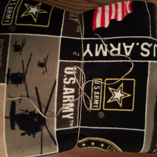 US Army cheapest XL HandTied Fleece Throw Blanket