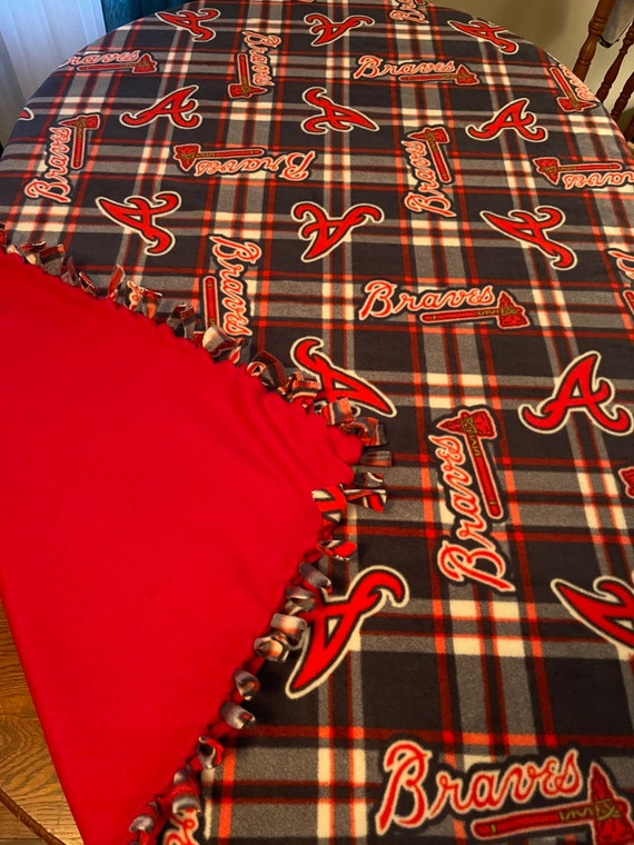 Atlanta Braves XL HandTied Fleece Throw Blanket