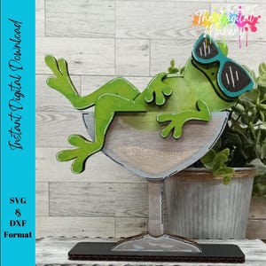 Loungekikker in martiniglas SVG | Grappige kikker lasergesneden bestand | Zomerdecor SVG | Kikkerbestand