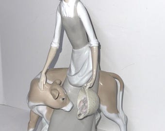 Estatua grande de niña con ternero de NAO Lladro, 29 cm (11,5 pulgadas)