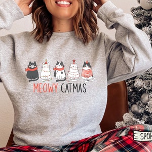 Meowy Catmas Christmas Sweatshirt, Funny Cats Sweater, Cat Mom, Kitty gift shirt,Crewneck Sweater, Christmas gift for Mom, Christmas Sweater